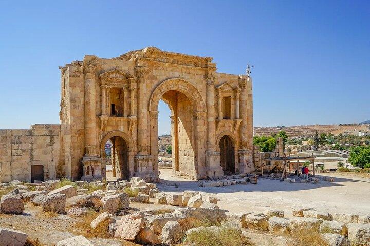 Jerash, Umm Qais, and Jesus’ Cave: Private Day Trip from Amman